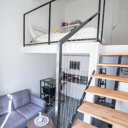 Lägenhet Petit Duplex - Nouveau Duplex Avec Wifi Et Clim Pour 2 Antibes